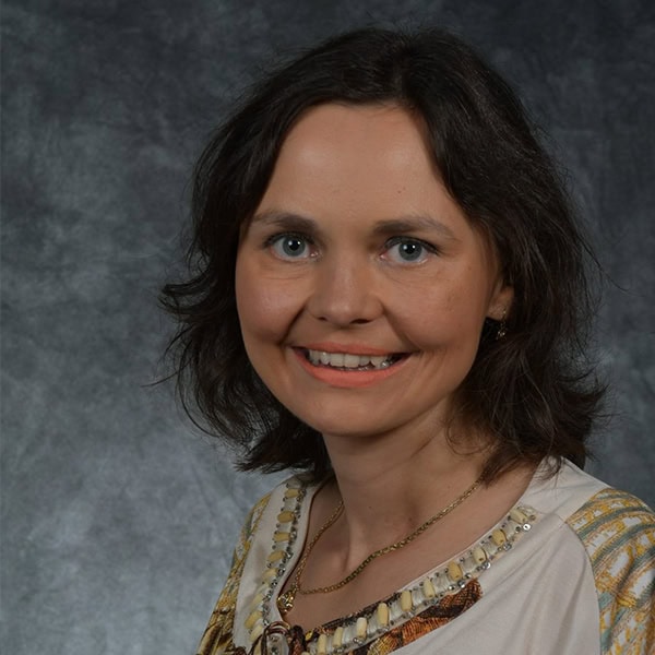 Laura Dryjanska's headshot
