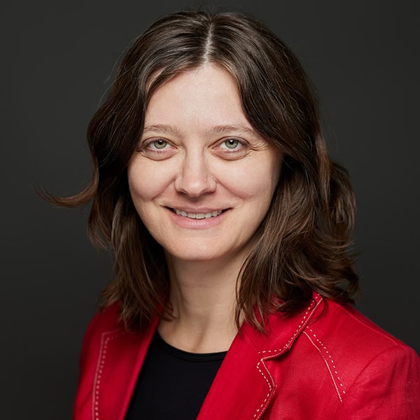 Irina Cozma's headshot