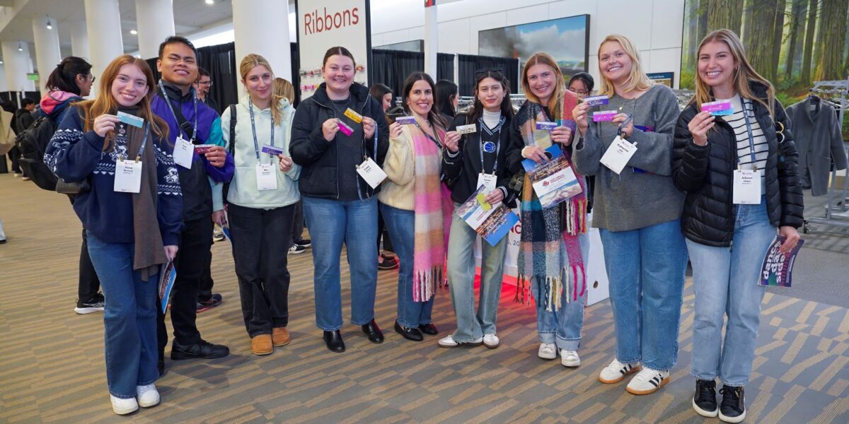 Attendees with Ribbons- Cropped