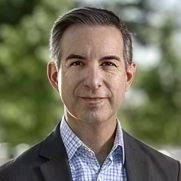 Larry Martinez's headshot